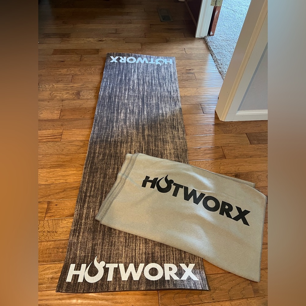 Hotworx Gray Non-Slip Yoga Mat and Towel Set
